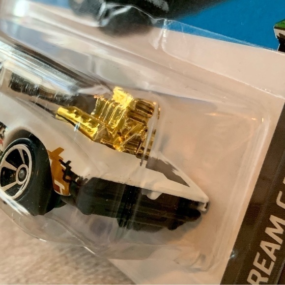 MATTEL Hot Wheels 2023 Rodger Dodger Dream Garage Diecast Car White Gold - Picture 10 of 13